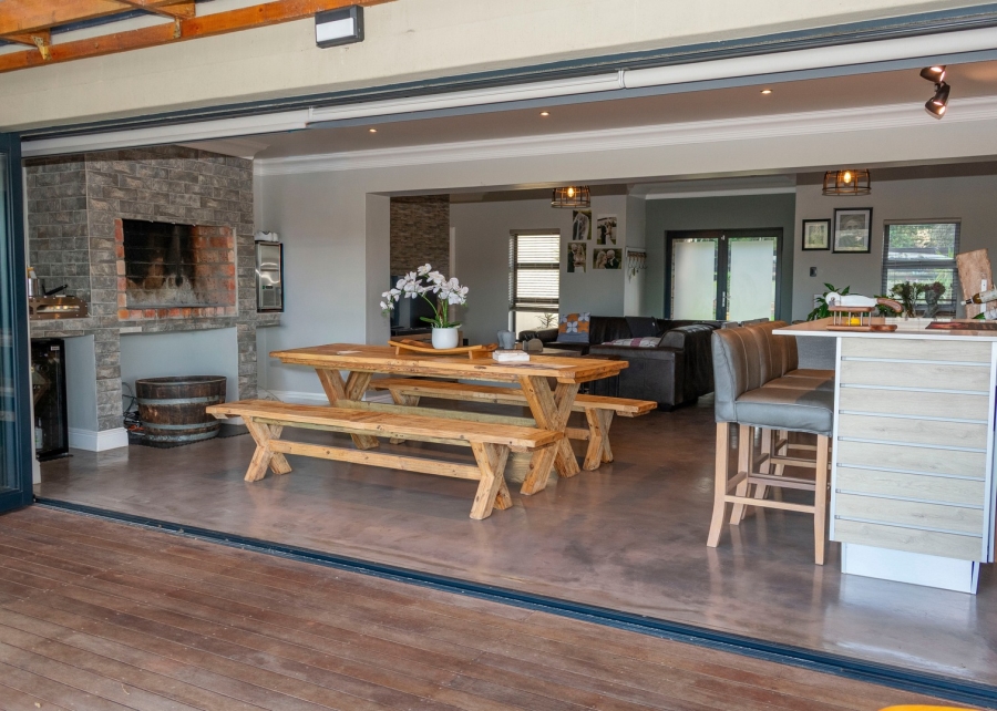 4 Bedroom Property for Sale in Kragga Kamma Eastern Cape